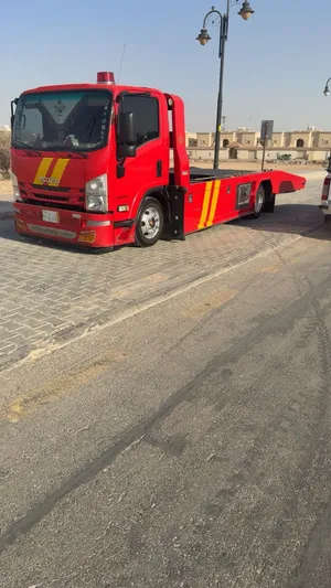 سطحة ابو صالح لنقل السيارات والمعدات داخل وخارج الرياض