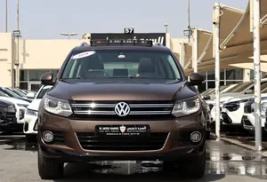VOLKSWAGEN TIGUAN 2014 - 2000 CC - GCC- ACCIDENTS FREE - PERFECT CONDITION INSIDE OUT