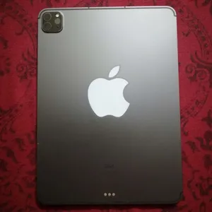 iPad Pro 11-inch. 128GB 3rd generation Wi-Fi + cellular  ايباد برو 11 انش الجيل الثالث