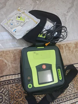 جهاز صدمات القلب الكهربائي الاحترافي ZOLL AED Plus