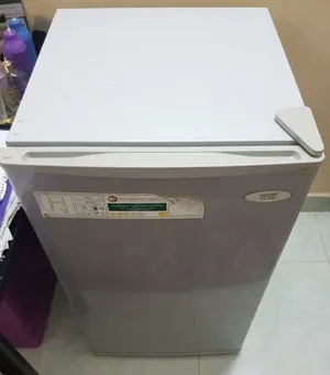 ثلاجة نضيييفة شبه جديدة بيع مستعجل