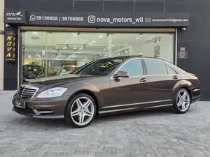 Mercedes-Benz S-350 very kms agent maintained Bahraini