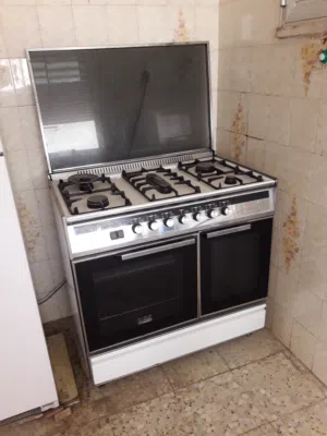 فرن غاز ايطالي جليم بحاله ممتازه بسعر مغري