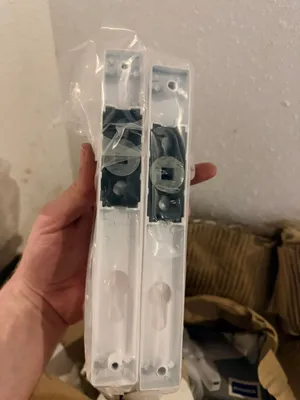 مجموعة هاندلات نوافذ وابواب UPVC و مسامير التثبيت (أنكر بولت - Anchor Bolts