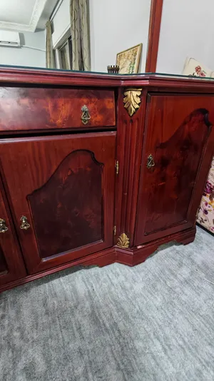 بيرو مع مراية حجم تخزين كبير