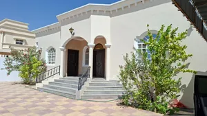 250 m2 3 Bedrooms Townhouse for Rent in Muscat Quriyat