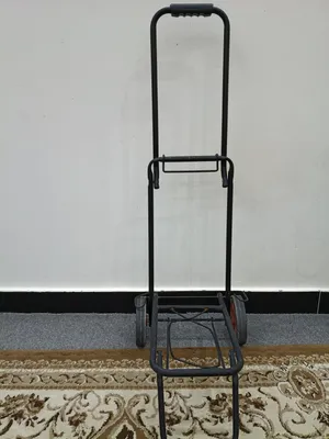 Portability: Folds flat for compact storage and easy transport.