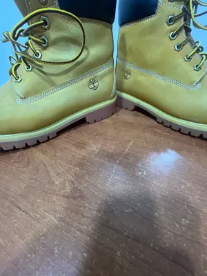 بوت تيمبرلاند أصلي (Timberland 6-Inch Premium) - بحالة ممتازة