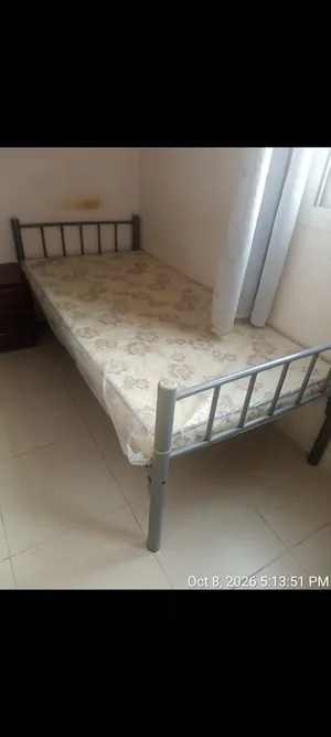 للبيع اسرة وخزن مستعملة