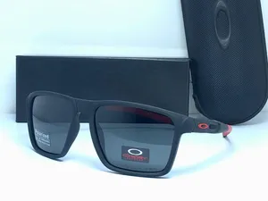 نظارات Oakley الرياضية