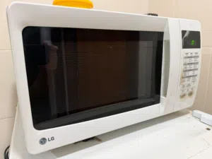 Microwave Oven, LG Make, 23 Litre, Grill capable.