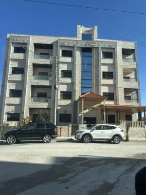 من المالك شقة نظيفة سكنت اشهر فقط من المالك مباشرة ابو نصير  150م منطقة (سكنية فلل مستقلة وعمائر