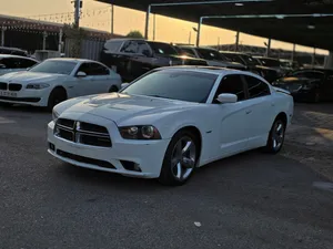 Dodge charger... Model 2014...American specifications... Clean title