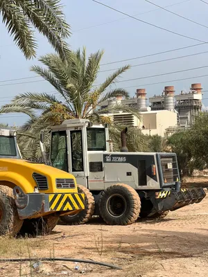 قريدر ورولة وبلدوزر للايجار اليومي والشهري