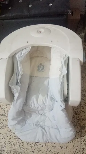 كرسي اطفال هزاز مع موسيقى