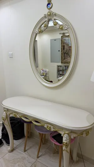 طاولة تسريحة مع مرآة White & Gold Dressing Table with Mirror