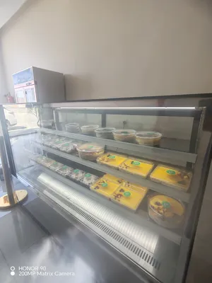 للبيع ثلاجة عرض كيك كبيره