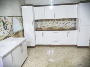 هل تبحث عن كاونتر [أنيق / عملي / متين] يضيف لمسة مميزة لـ [مكتبك / منزلك / محلك]؟ الفرصة أمامك!