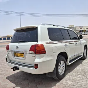 Used Toyota Land Cruiser in Al Sharqiya