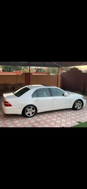Used Lexus LS in Al Batinah