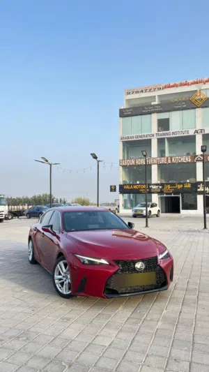 لكزس IS300 وارد رقم واحد فل ابشن نظيف جدا Lexus IS300 is the number one full option is very clean