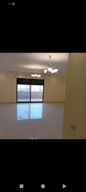 شارع المدينه المنوره - شقه فارغه للايجار مساحه واسعه