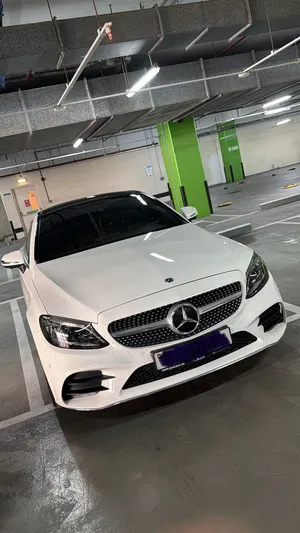 MERCEDES C200 COUPE GARGASH FULL SERVICE HISTORY LOW MILEAGE 72 KM ONLY -