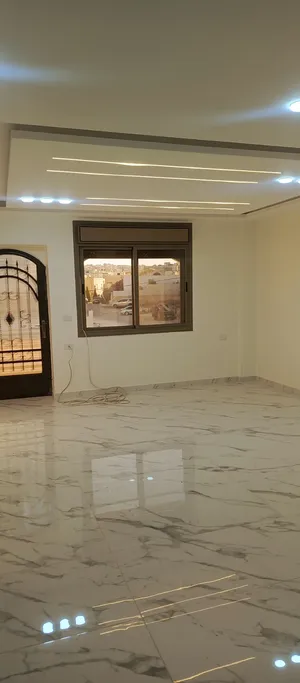 شقة للبيع في الزرقاء الجديدة 180م