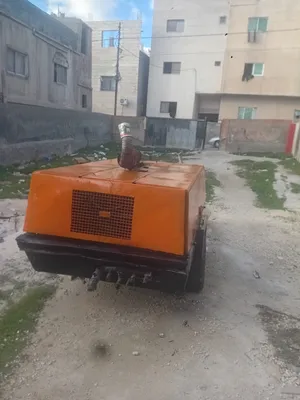 كمبريصه اطلس كبكو 4سلندر لضرب رمل والحفريات  بدون عده علي العمل