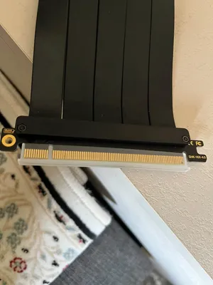 PCIe 4.0 Vertical GPU Mount / Riser Cable