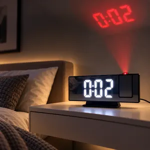 ساعات منبه رقمية للغرف مع شاشة LED كبيرة وجهاز عرض دوار وخمسة مستويات إضاءة وشاحن USB وبطارية احتياط