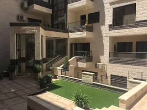 شقة فاخرة مفروشة بالكامل 2 غرفة قرب الجامعة الأردنية قريبة من جميع الخدمات