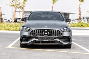 مرسيدس AMG C43 موديل 2023   أعلى مواصفات، لون إسمنتي مطفي، مقاعد ريكارو، ونغمة طرب AMG الأصلية