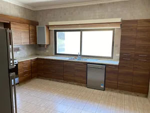 200 m2 3 Bedrooms Apartments for Rent in Amman Jabal Al-Lweibdeh