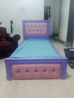 تحت بدون فرشه