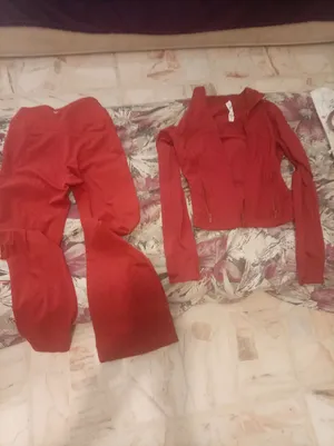 لولو لمون طقم.مقاس 6 أمريكي لون بني نحاسي Lulu Lemon suite