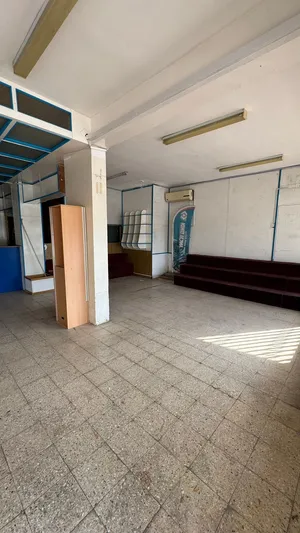 Big showroom for rent on main road two floors