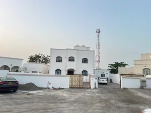 فيلا ارضية وشقتين وملحق للبيع