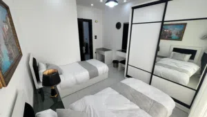 شقة مفروشة جديدة مقابل الجامعة الاردنيه