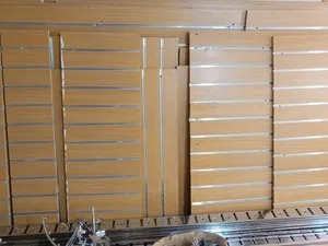 أثاث بوتيك كبير جدا شبه جديد استخدام بسيط جدا
