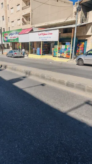 مستودع  للإيجار 3طوابق اسمنتية ودرج اسمنتي  ومبللطة  للإيجار