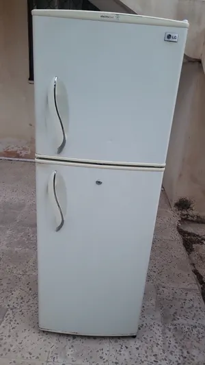 ثلاجة lg بحالة جيدة جدا
