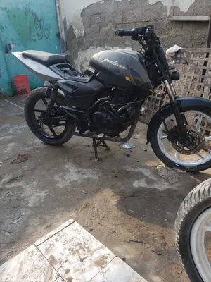 pulsar and honda bikes for sale in ras al khaimah 1000 each