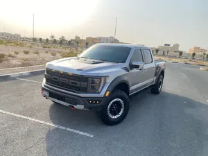 للبيع Ford F-150 Raptor Crew Cab Lux موديل 2021، فل أوبشن