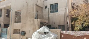 بيت قديم للبيع