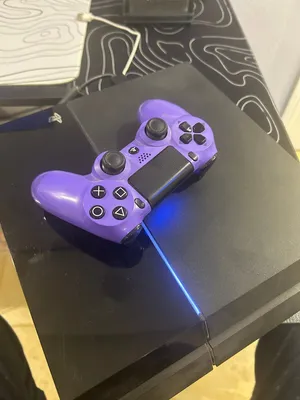 PS4 fat with controller/بليستيشن 4 مع يد