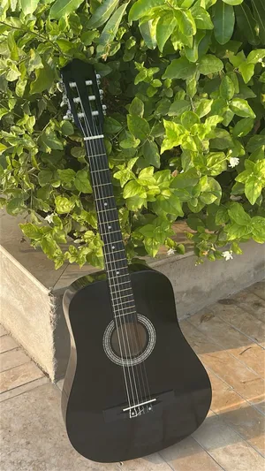 جيتار كلاسيكي اسود