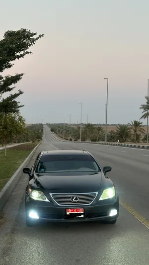 ليكسز ls 460  2009 السيارة فحالة ممتازة