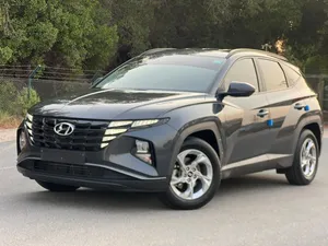 هيونداي توسان موديل 2022 خليجي 4 سلندر مكينة 2.0 السيارة بحاله الوكالة
