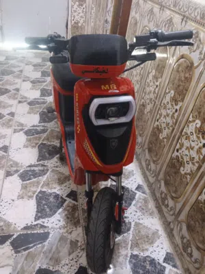 دراجه شحن نوع Rs92025لون احمر للبيع